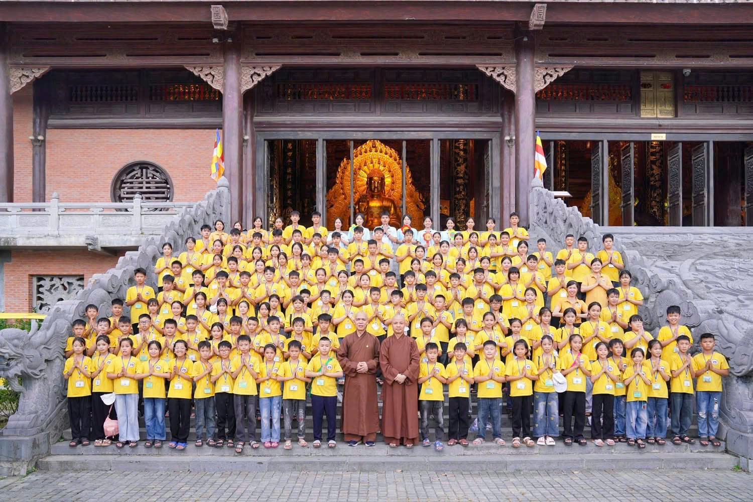 KHÓA SINH CHÙA DUYÊN PHÚC TRẢI NGHIỆM VÀ LỄ PHẬT TẠI CHÙA BÁI ĐÍNH