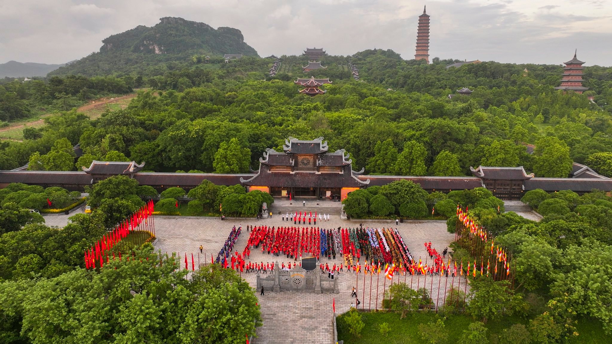 Lễ Diễu Hành Vu Lan và Quốc Khánh 2/9 tại Chùa Bái Đính