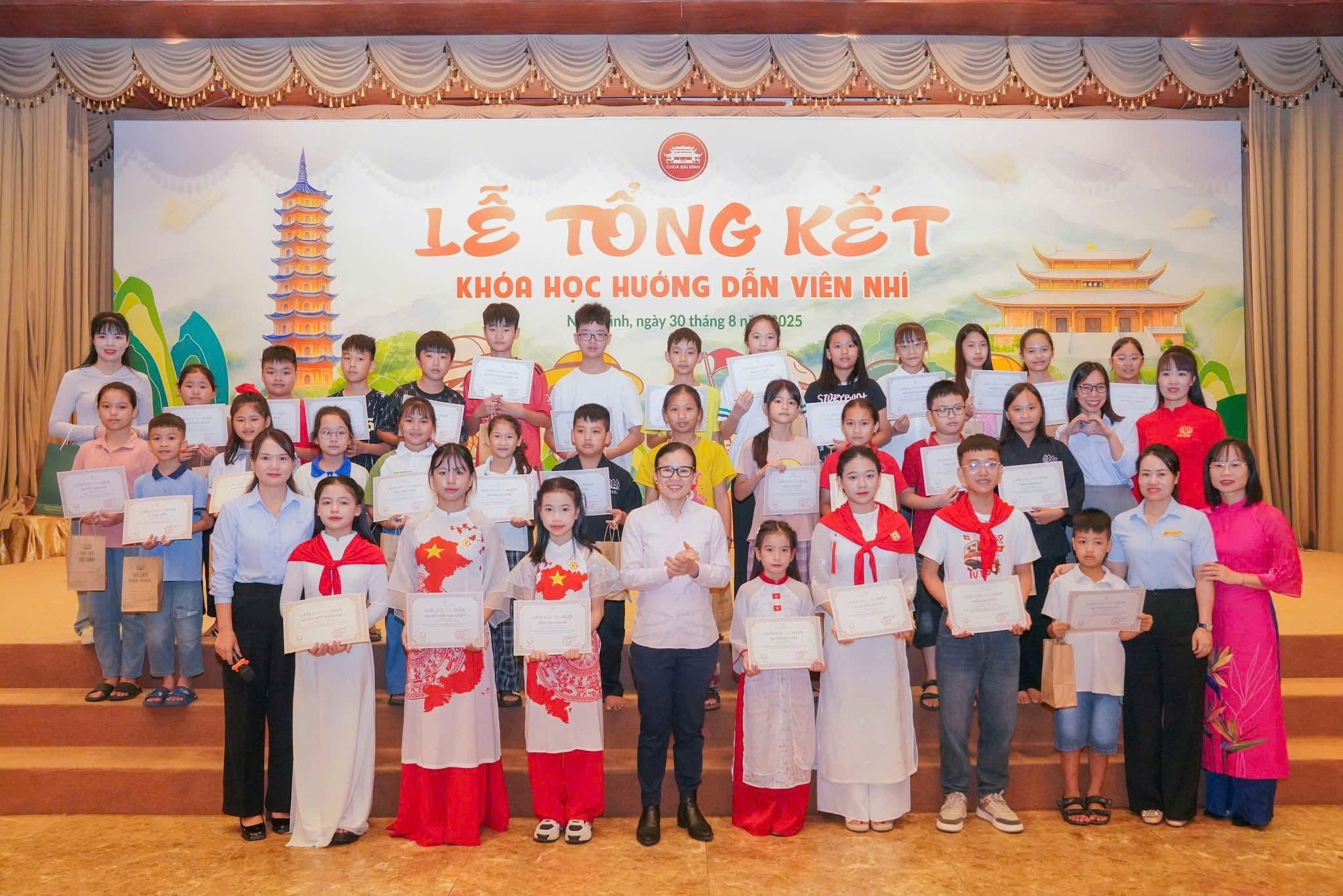 LỄ TỔNG KẾT KHÓA HỌC HƯỚNG DẪN VIÊN NHÍ 2025 TẠI CHÙA BÁI ĐÍNH