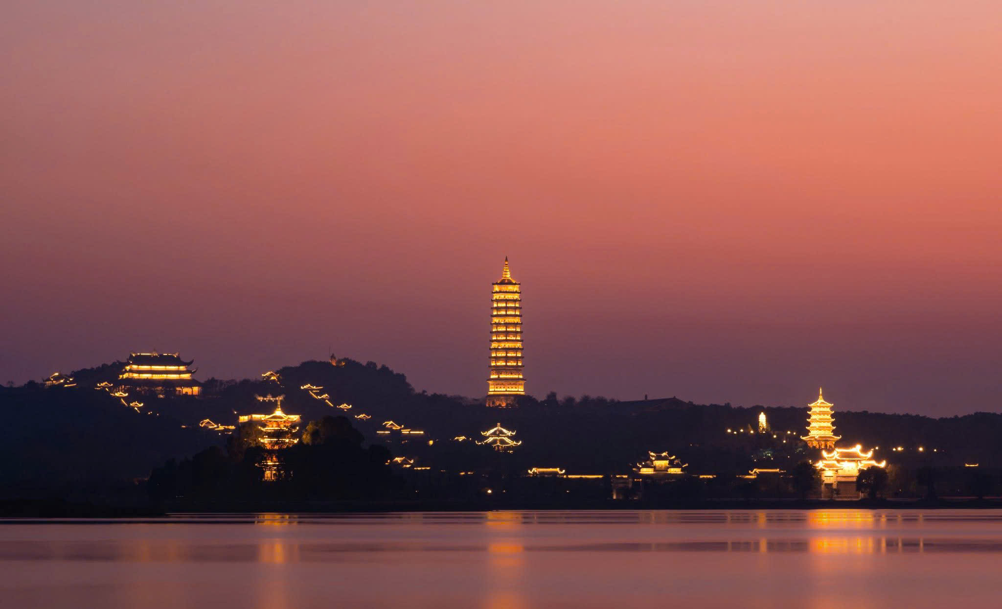 Chớm thu – Thời điểm lý tưởng để khám phá Chùa Bái Đính