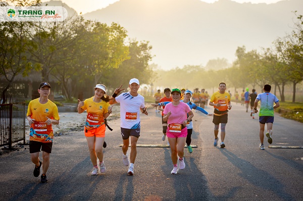 TRÀNG AN MARATHON 2025 – HƠN 10.000 VẬN ĐỘNG VIÊN CHINH PHỤC CUNG ĐƯỜNG DI SẢN