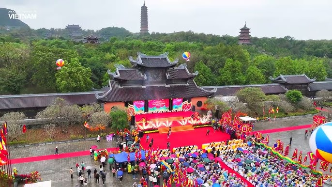 DU XUÂN NINH BÌNH KHỞI ĐẦU NĂM MỚI MAY MẮN