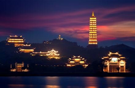 Trải nghiệm tour tham quan chùa Bái Đính về đêm